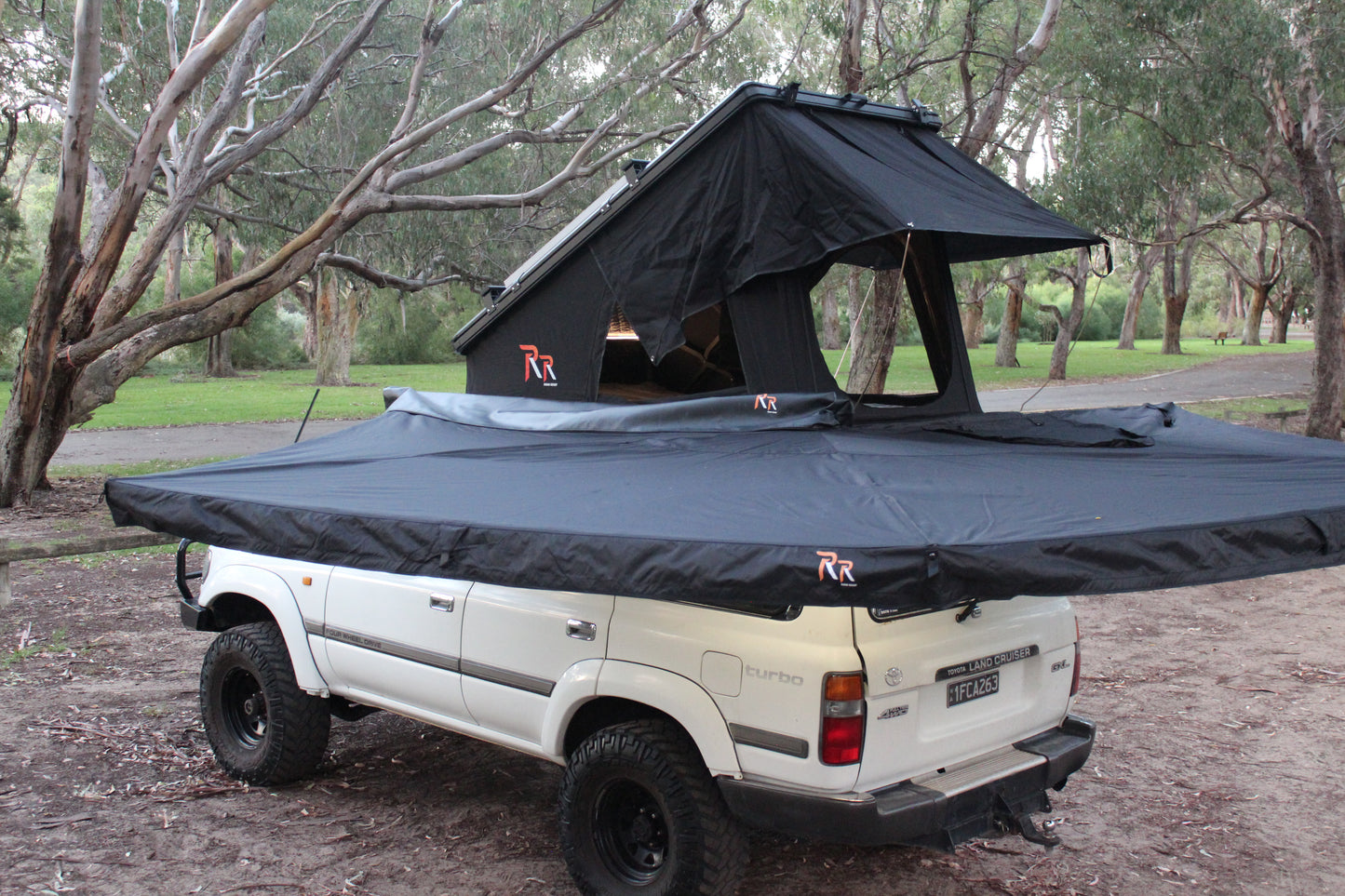 Roam Ready  270 Degree Awning